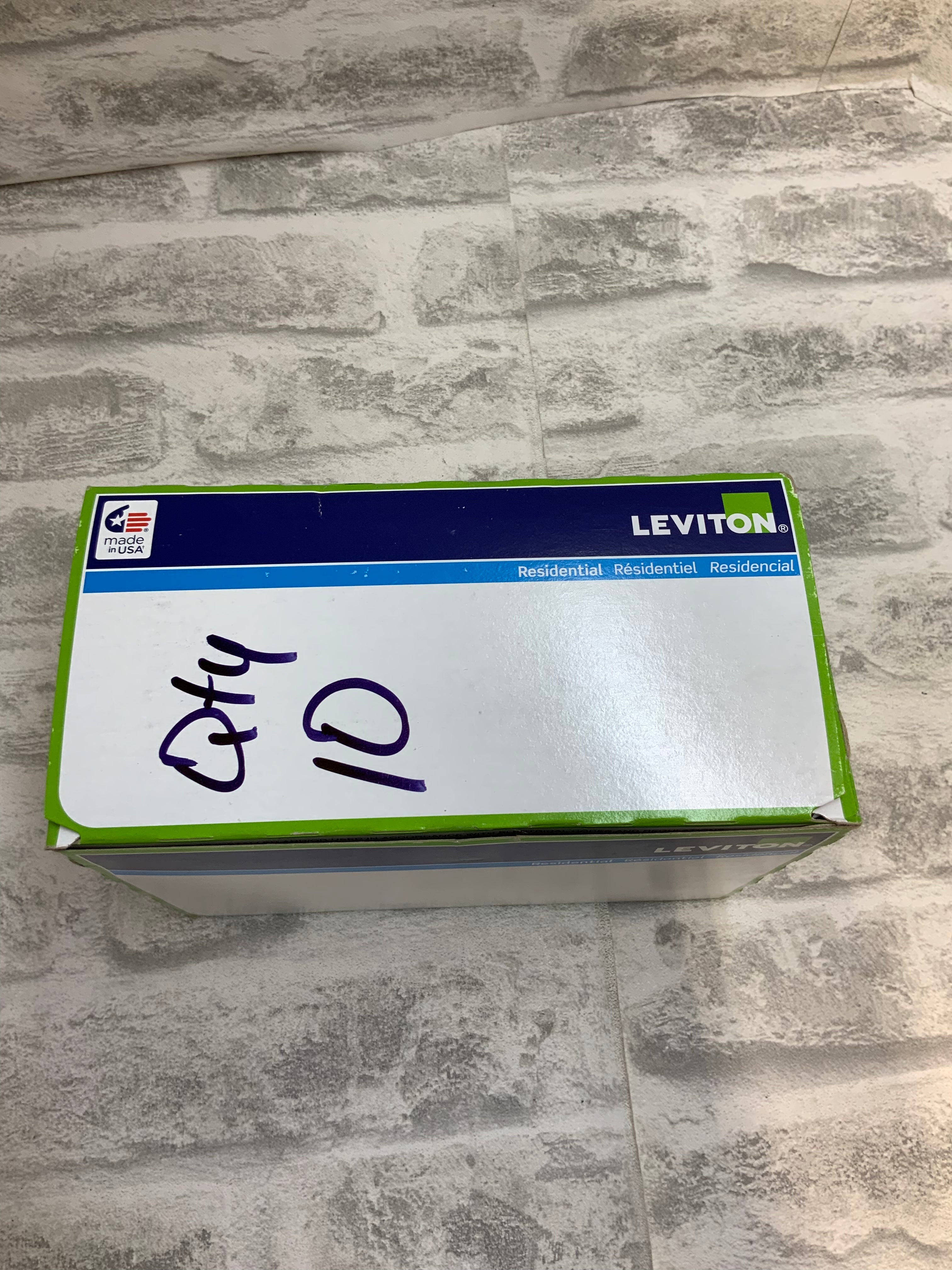 Leviton 3-Gang 2-Toggle 1-Decora/GFCI Combination Wallplate, 10 pack, White (7590131728622)